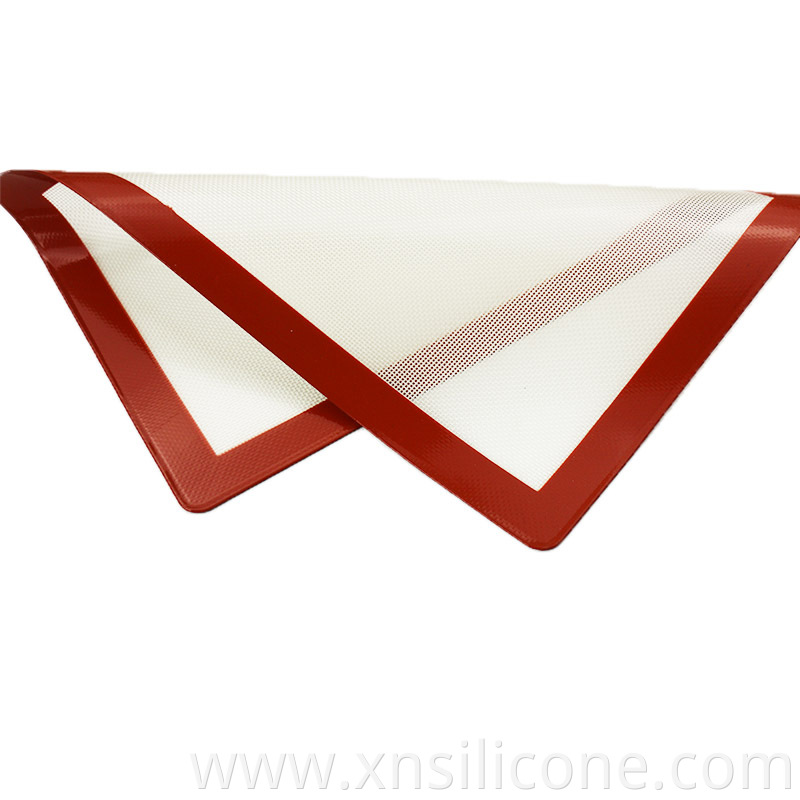 Silicone baking mat